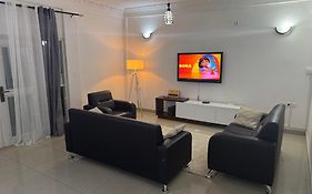 Studio meublé haut standing, Wifi, TV - Yaoundé, Omnisports